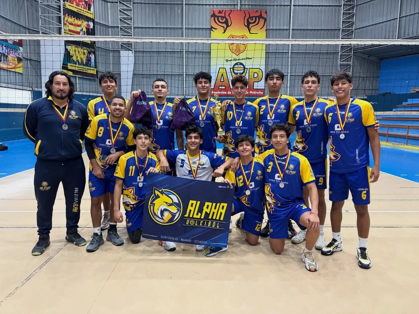 Equipo Alpha con medallas en torneo APV